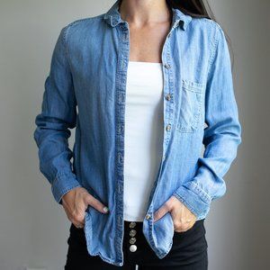 American Eagle - Boyfriend style denim button up
